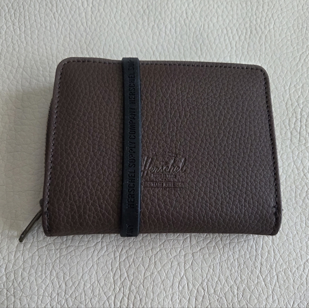 NWT - Herschel Georgia Vegan Leather Wallet
